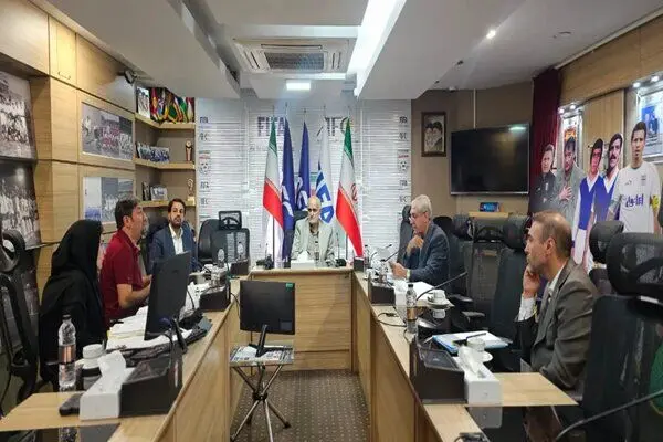 مروری بر مسائل حقوقی و انضباطی در باشگاههای فوتبال در نشست ارکان قضایی فدراسیون