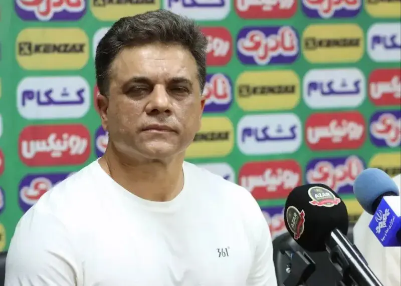 سرمربی شمس آذر بر اهمیت و تاثیرگذاری فشردگی لیگ برتر تأکید می‌کند