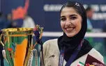 نگار هاشمی در دیدار والیبال تیم ملی، به مناسبت تولد پدرش تبریک گفت