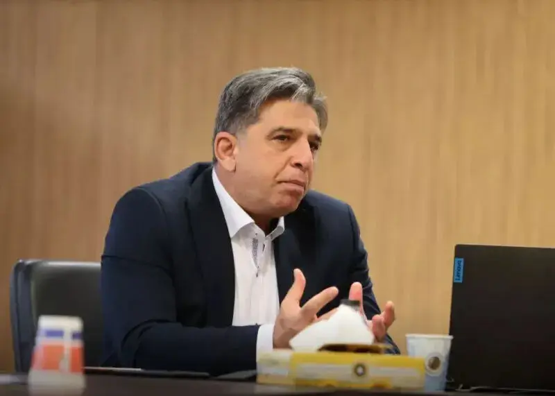 نیکفر خواستار اهدای جام قهرمانی به استقلال شد و باشگاه سپاهان اعتراض کرد