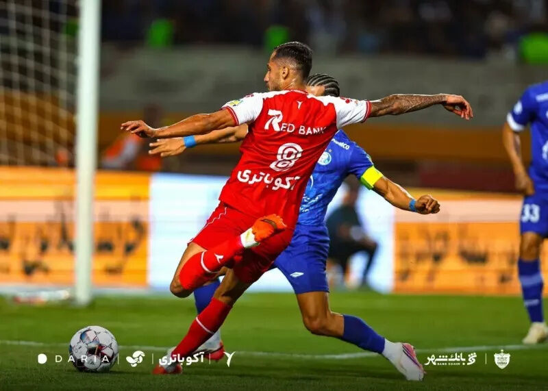 تیکی در نقش دفاع چپ، نقش کلیدی در ترکیب جدید پرسپولیس ایفا میکند